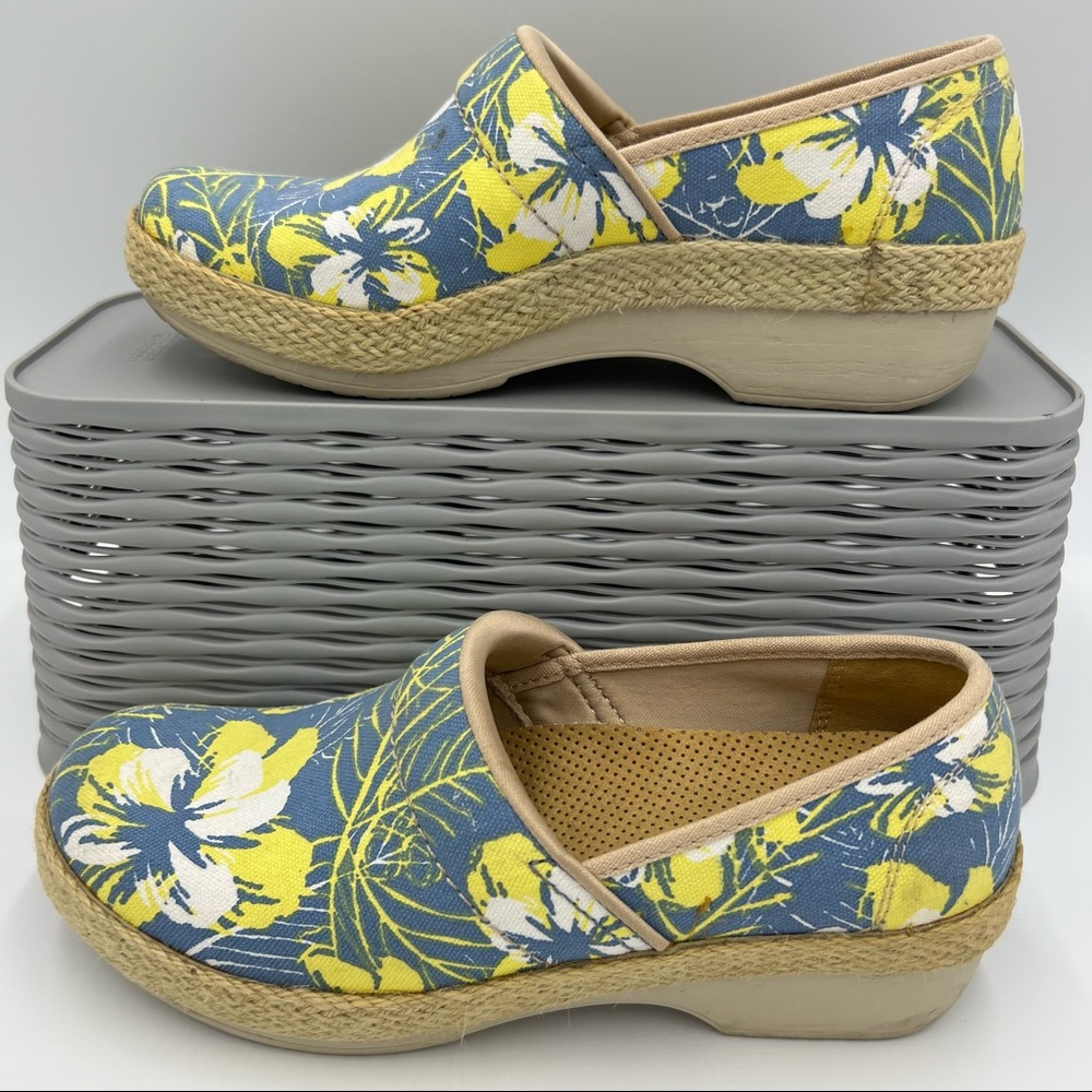 Dansko Sanibel Victoria Tahiti Floral Canvas Slip On Clogs Size 38